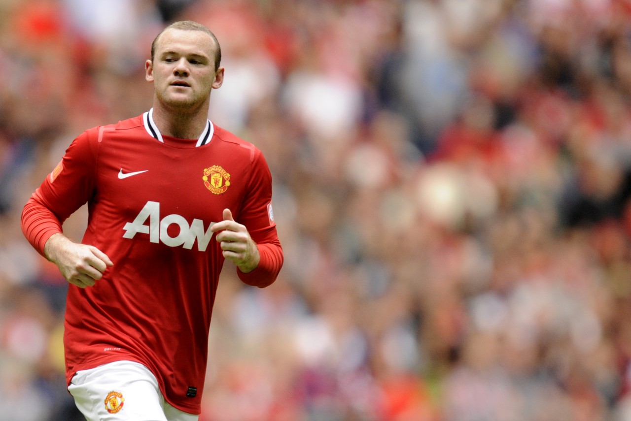 Wayne Rooney Manchesterin Derbyssä