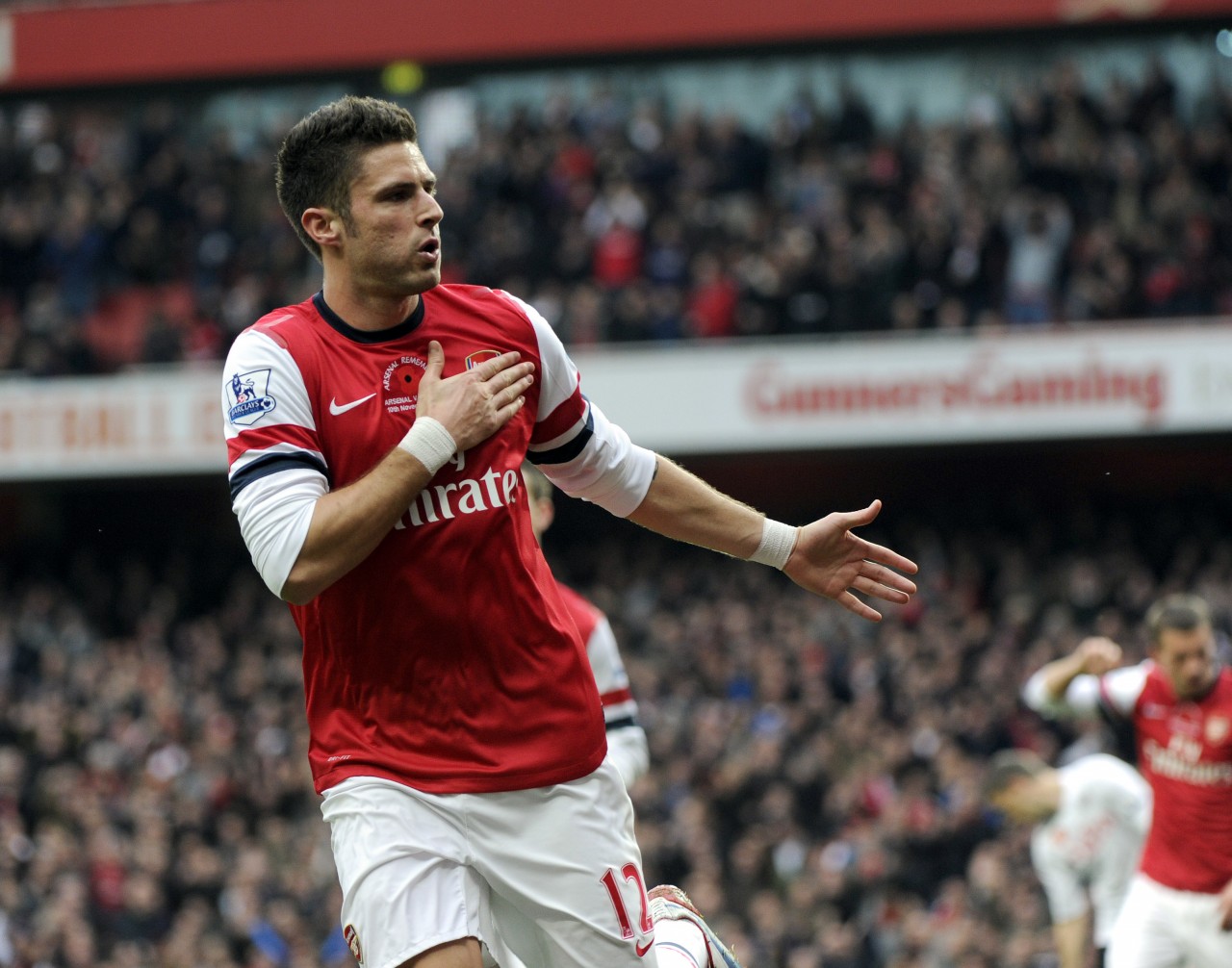 Arsenalin Olivier Giroud juhlii maaliaan Fulhamia vastaan